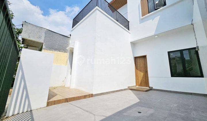 Jual Rumah Baru Renov 2lt Modern Minimalis, Diharapan Indah Dengan Luas Tanah 94m2 2