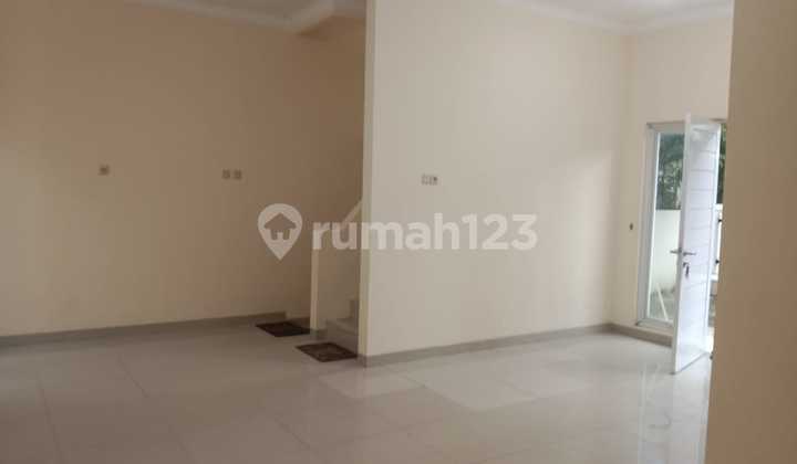 For Rent House in PHR Near Summarecon Mall Bekasi 2