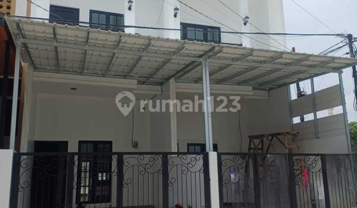 Dijual Rumah Baru Full Renovasi Bagus, di Harapan Indah 1