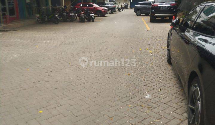 Disewa Ruko Gandeng Di Kayu Ringin Depan Apartemen Center Point Bekasi Selatan.  1