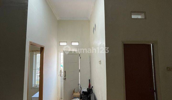 Disewa Rumah Hoek Semi Furnish Di Boulevard Harapan Indah Bekasi.  2