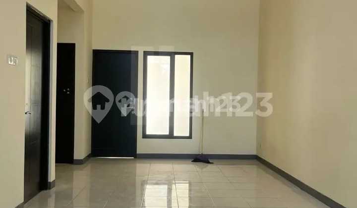 For Rent House in Green Ara Cluster, Harapan Indah 2 Bekasi. 2