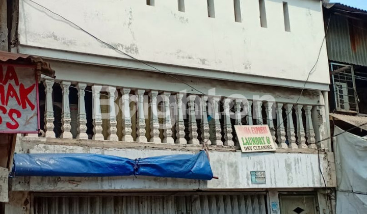 RUMAH KOS JELAMBAR DAERAH STRATEGIS