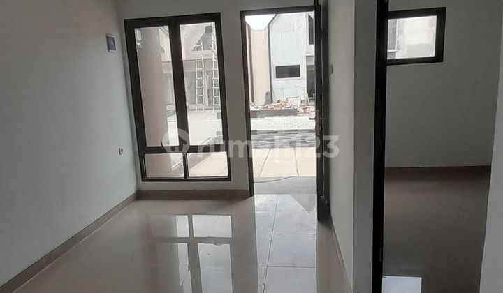 Rumah Lokasi Strategis Curug Tangerang