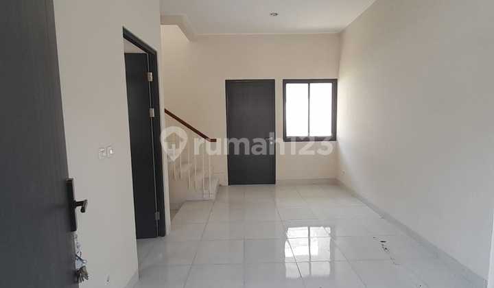 Rumah 2 Lantai Daerah Bsd