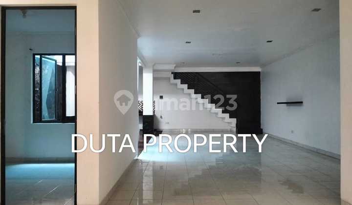 Beautiful Move-In Ready House with Many Bedrooms