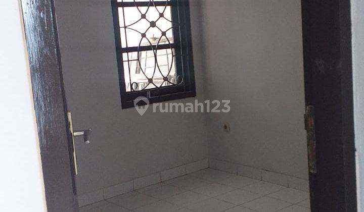 Rumah Bagus 2 Lantai Jual Bu Lokasi Strategis di Kota Wisata