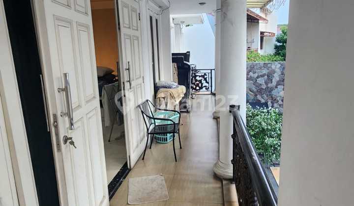 Rumah Besar Cantik Siap Huni di Boulevard 2