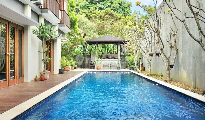 Dijual Rumah Luas Dan Nyaman di Hegarmanah Bandung 1