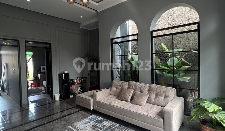 Ready-to-occupy 2-story house in Buah Batu, Bandung.