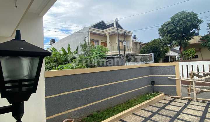 2-Story Hook New House in Arcamanik, Bandung 2-Story Hook New House in Arcamanik, Bandung