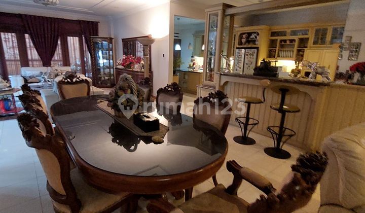 Dijual Rumah Mewah Full Furnish di Setraduta Dijual Rumah Mewah Full Furnish di Setraduta