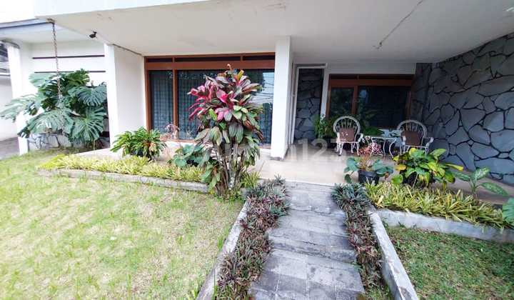Dijual Rumah Luas di Tubagus Ismail Dago, Bandung