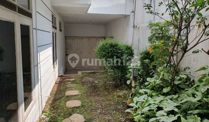 Well-Maintained House in Gunung Rahayu, Pasteur, Bandung 2