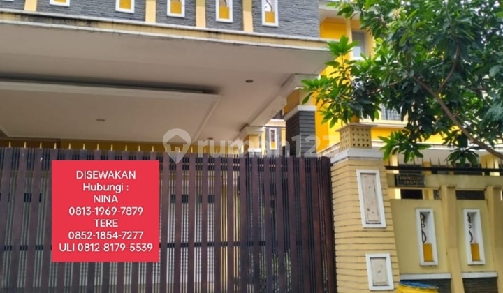 Rumah Sewa Dua Lantai di Boulevard Full Furnish Bagus Harga Nego 1