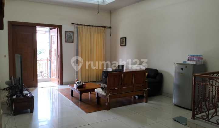 Rumah Bagus Strategis Ramah Lingkungan di Raffles Hills  6
