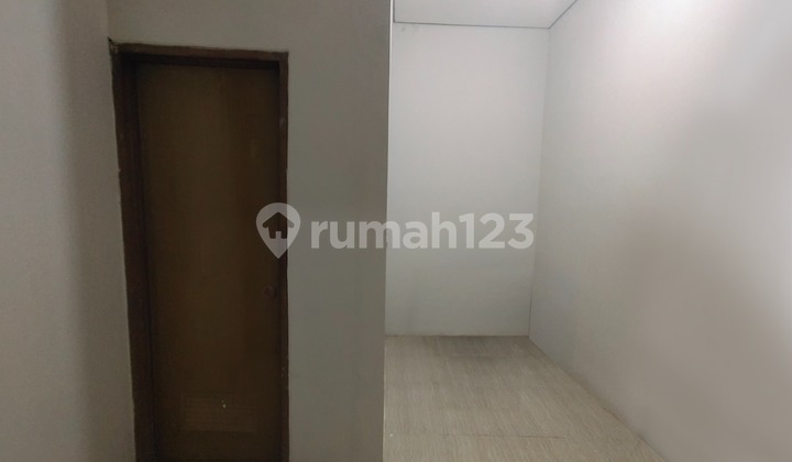 Rumah Bagus Disewakan Harga Murah Siap Huni di Legenda Wisata  11