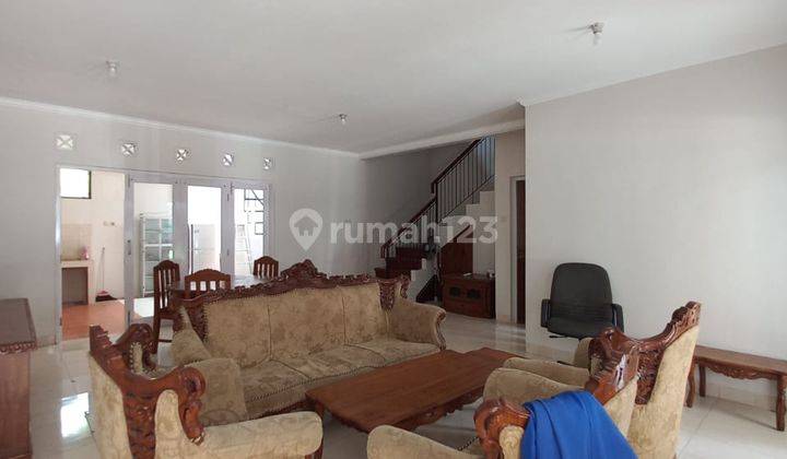 Rumah 2 Lantai Bagus Unfurnished di Raffles Hills , Jakarta Timur 9