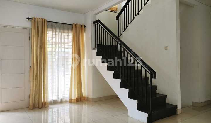 Rumah Bagus 2 Lantai Strategis Bisa Kpr di Raffles Hills 