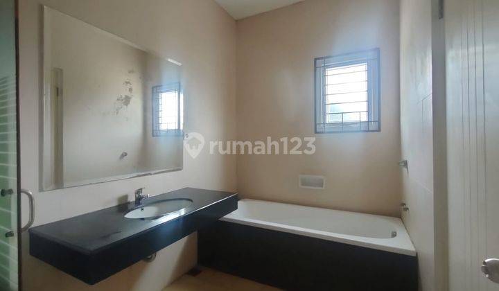 Rumah Bagus 2 Lantai Strategis Bisa Kpr di Raffles Hills 