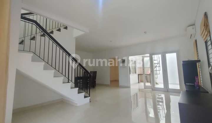 Rumah Bagus 2 Lantai Strategis Bisa Kpr di Raffles Hills 