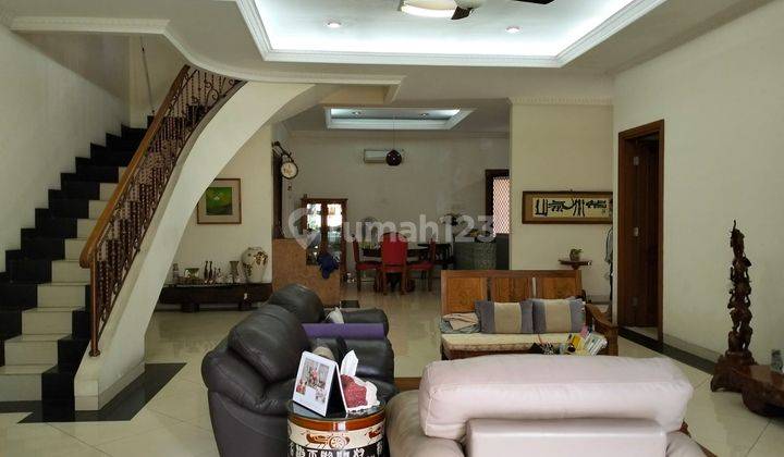 Rumah Mewah Lokasi Strategis Dan Nyaman di Raffles Hills  5