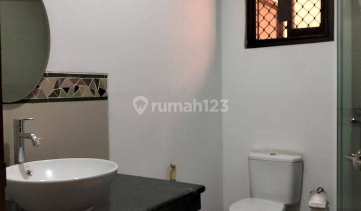 Rumah Mewah Lokasi Strategis Dan Nyaman di Raffles Hills  7