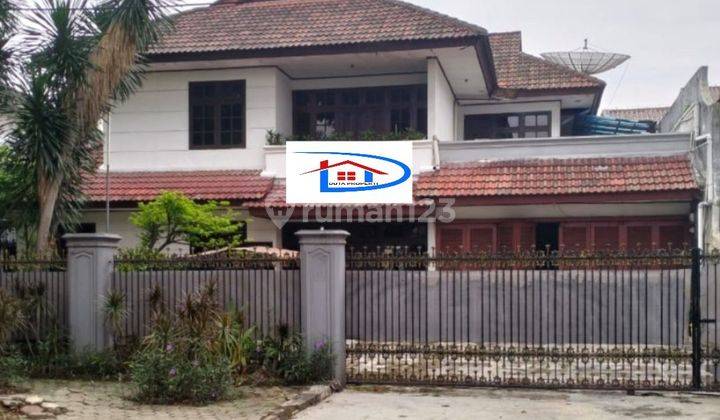 Rumah 2 lantai ada kolam renang dalam perumahan Bukit Permai Cibubur 1