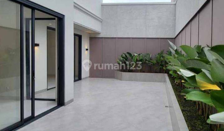 Rumah cantik minimalis siap huni di dalam.perumahan elite Legenda Wisata Cibubur 2