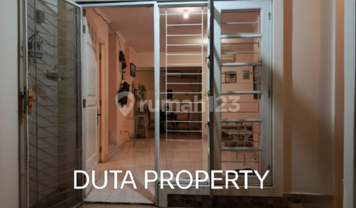 Rumah Siap Huni 2 Lantai Semi Furnish Depan Taman Di Kota Wisata 2