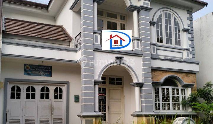 Rumah Klasik 2 Lantai 5 Kamar Tidur Lingkungan Aman Fekat Akses Tol Di Legenda Wisataaman  1