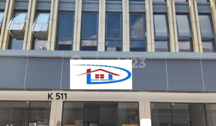 New 3-Story Shophouse Ready to Occupy, Strategic Location Suitable for Business Office in the Elite Neighborhood of Cibubur Tourism City.