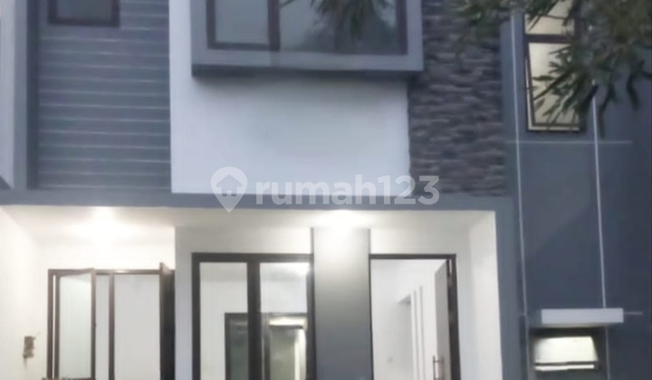 Minimalist 2-Story Ready-to-Occupy House, Strategic Location in Legenda Wisata, Excellent SHM in Newton Zone Cluster, Legenda Wisata Housing, Nagrak, Gunung Putri, Bogor, West Java, Indonesia, 16967, Legenda Wisata