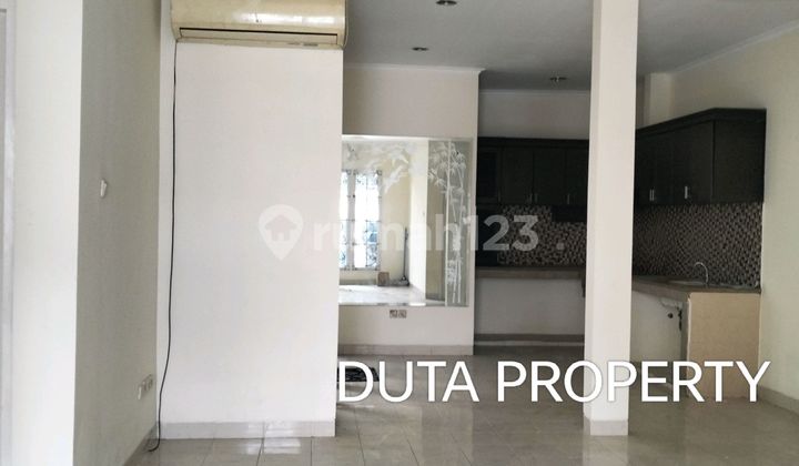 Ready-to-Live 2-Story House in a Strategic Location Near Toll Access in an Elite Cluster at Kota Wisata