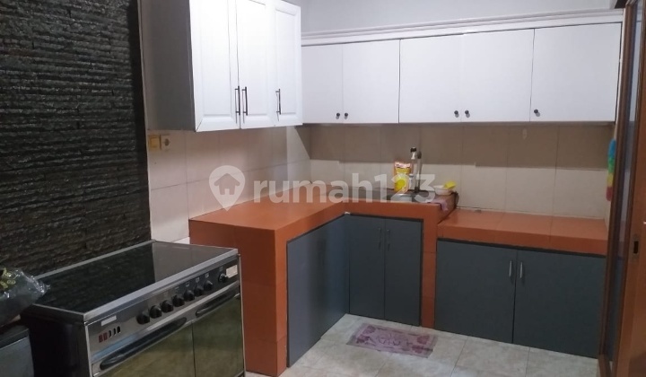 Rumah 2 Lantai Bagus siap huni 3