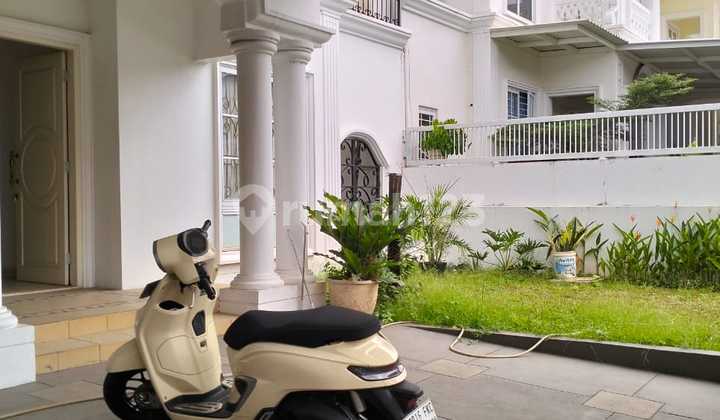 Beautiful Move-In Ready House on Boulevard