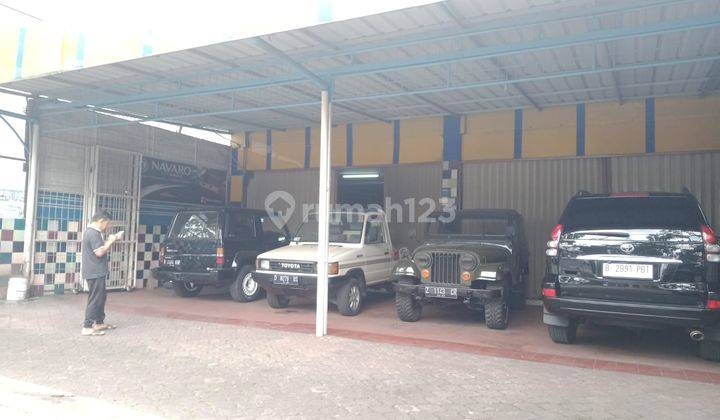 Ruang Usaha Buah Batu, daerah ramai dan padat pengunjung 4