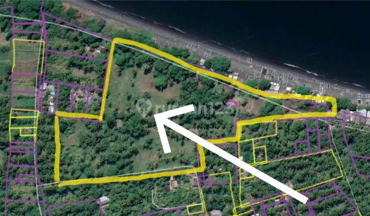 Selling land in North Bali, suitable for beach tourism 1