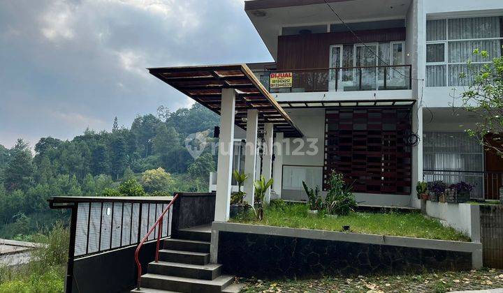 Jual villa di Jl dago Giri, view bukit furnised 1