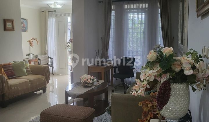 Southern Cigadung House, Spacious and Comfortable Garden Southern Cigadung House, Spacious and Comfortable Garden