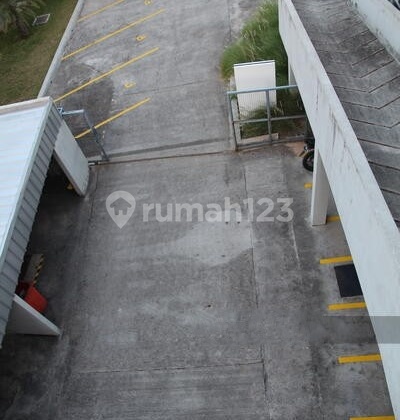Gedung 3 Lantai, di Samping Lippo Mall Puri 3