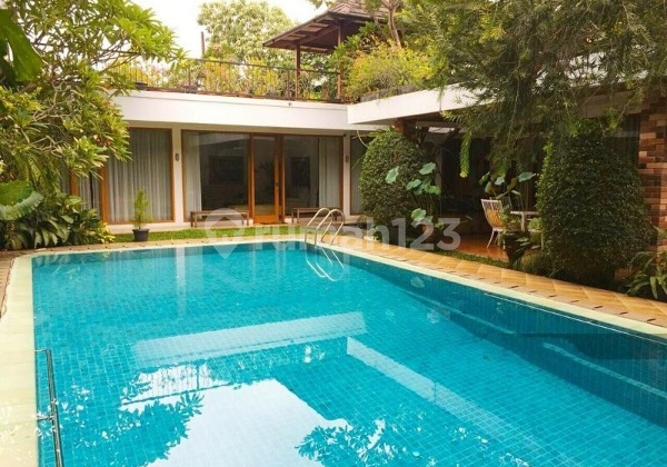 Tropical House 1200m² Pejaten, Kemang