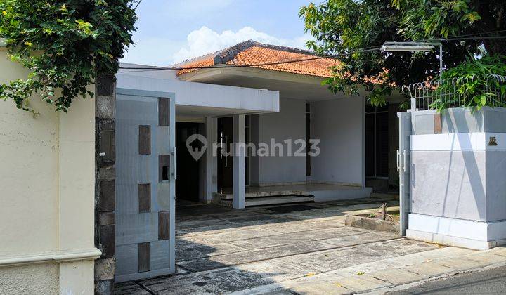 Rumah Mewah Kemang Barat Dengan Kolam Renang 1