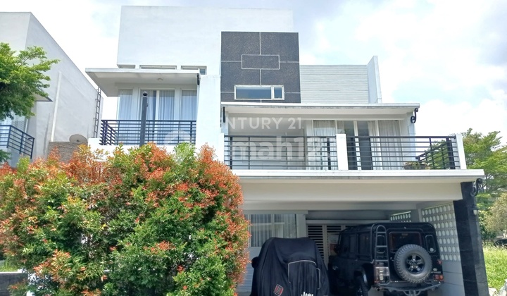 Rumah 2 Lantai Semi Furnished Modern Ada Swimming Pool 7593