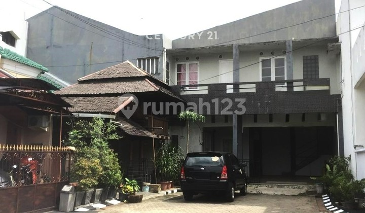 Two-Story House, Fully Built, Hook Position Inside Complex 9493