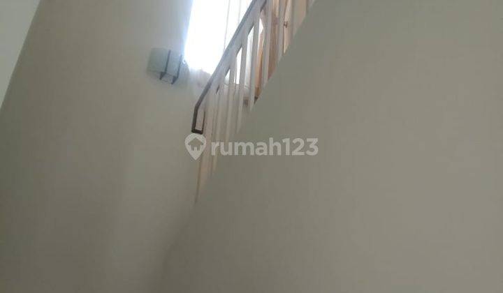 Disewakan Rumah Keren Siap Huni Dalam Cluster Discovery Bintaro Jaya 8