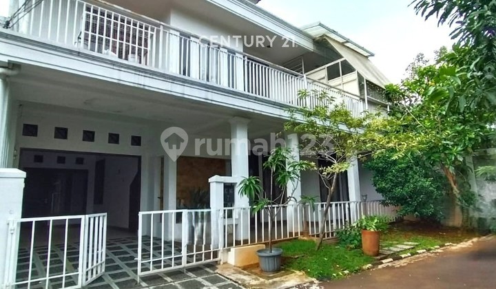 Rumah Depan Taman Kondisi Bagus di Sektor 9 Bintaro 9807