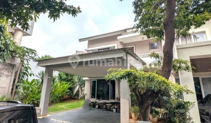 Spacious, Neat, Beautiful House Ready to Occupied in South Jakarta 9695
