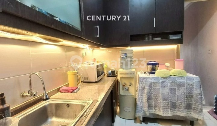 Beautiful Well-Maintained House with Swimming Pool in Emerald 10017 2