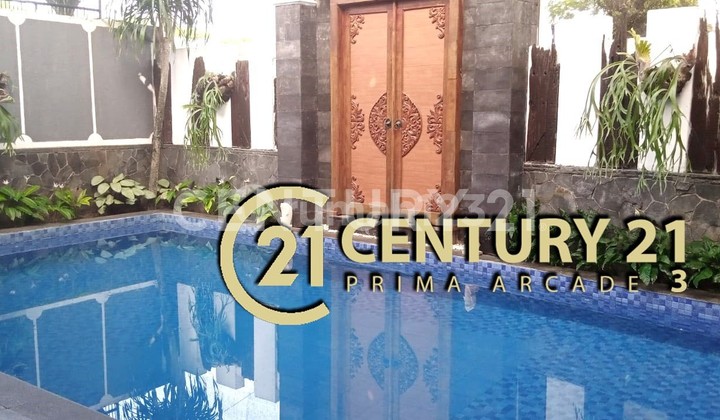 Jual Rumah Kualitas Premium 3 Lantai Terdapat Swimming Pool 3906